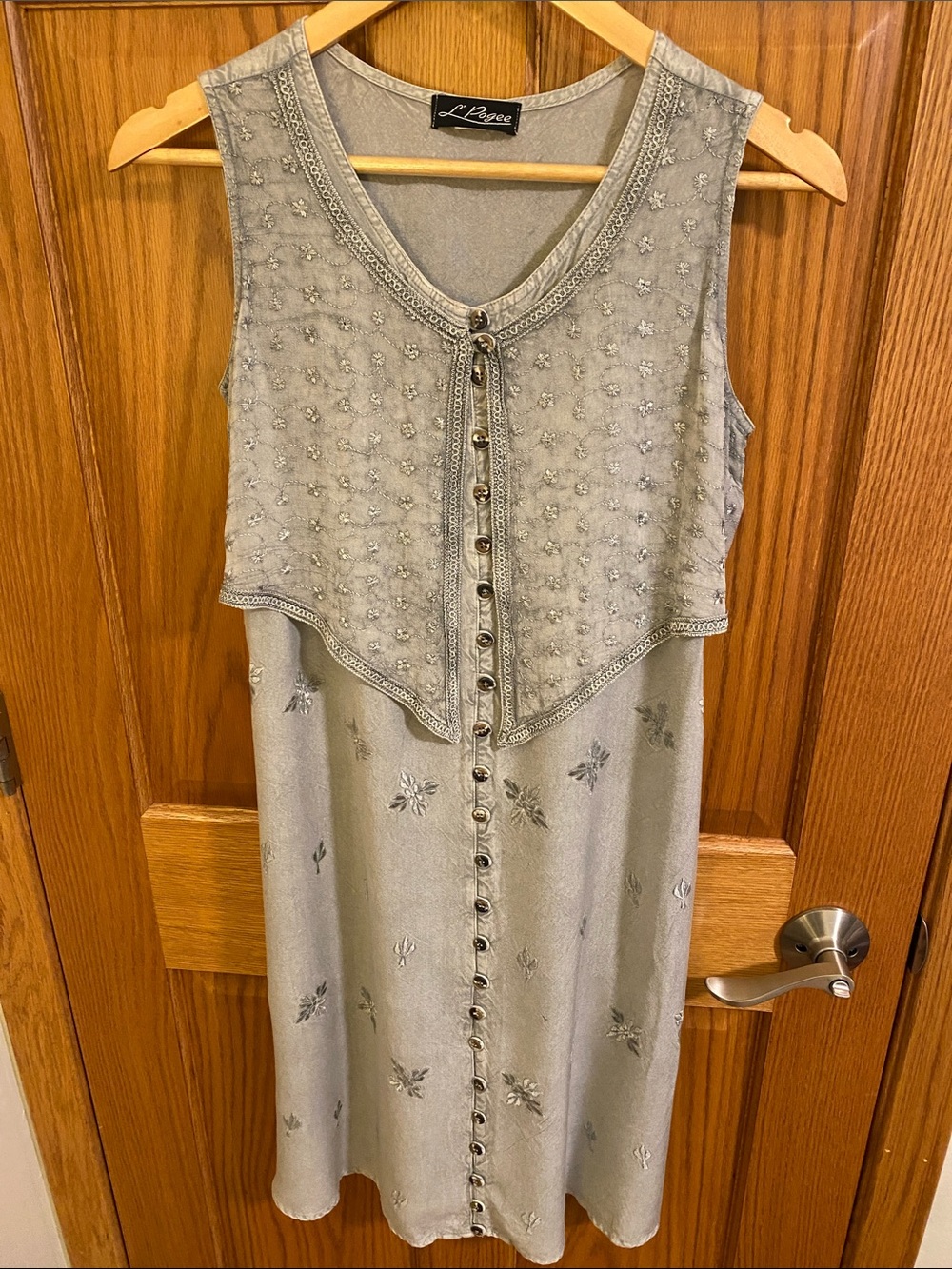 Vintage 1990’s L’Pogee Embroidered Button Front Summer Sleeveless Dress Lt. Gray - Picture 7 of 10